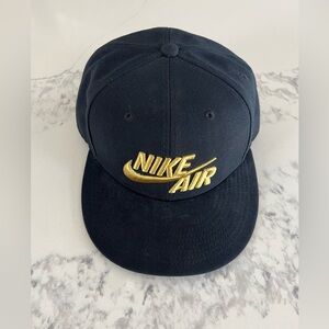 Nike Air True Snapback black baseball cap hat metallic gold logo
